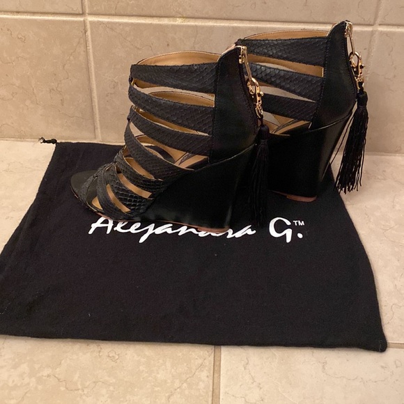 Alejandra G Raquel Wedge - Picture 3 of 5